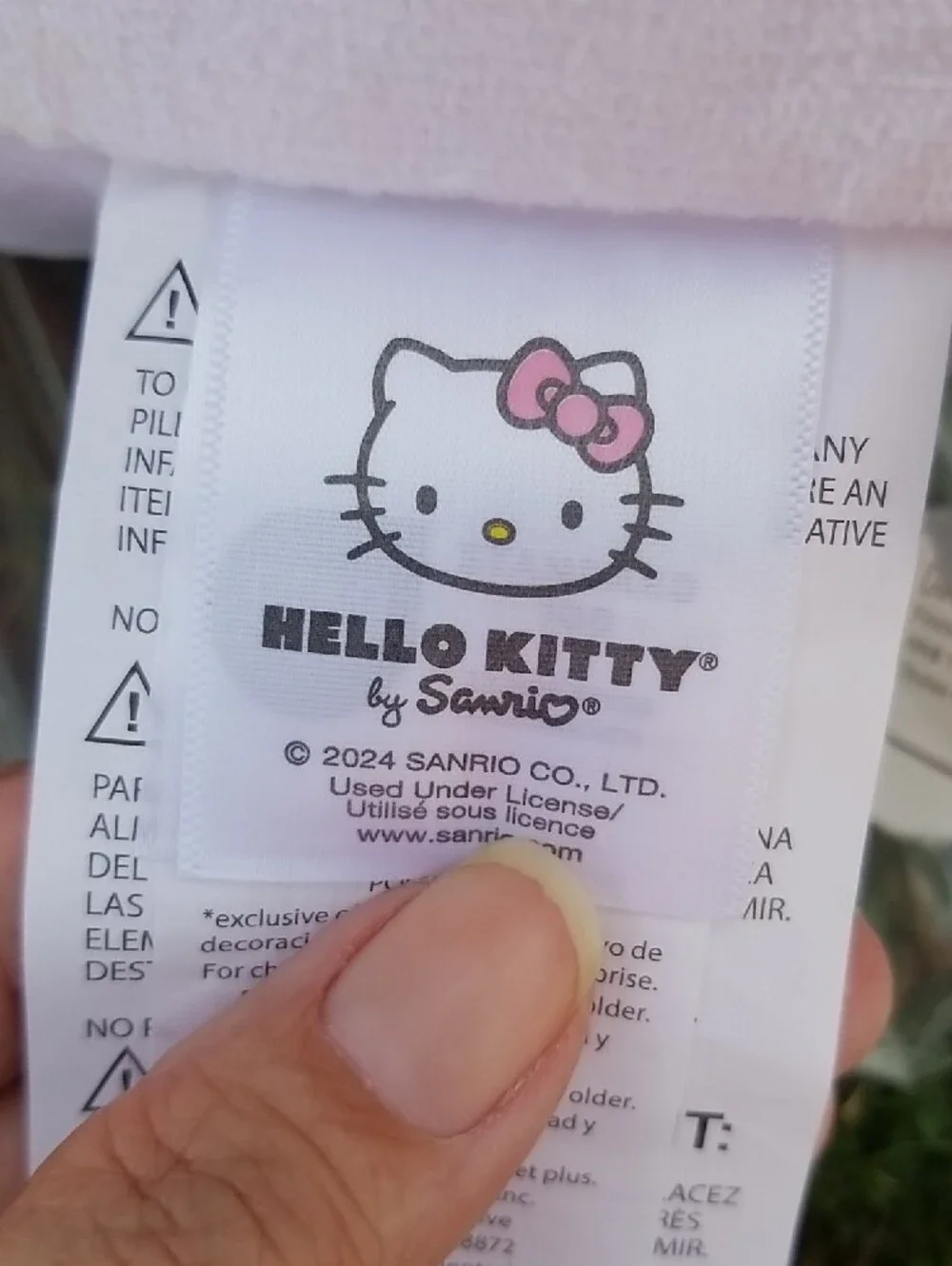 Hello Kitty🎀 Plush 2 Accent Pillows in White and PinkNwt